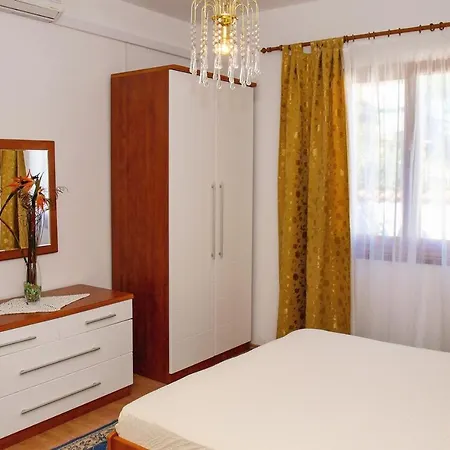 Apartment Apartments By The Sea Postira, Brac - 706 Postira